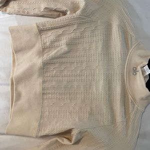 Seamless Cable Knit Long Sleeve Top